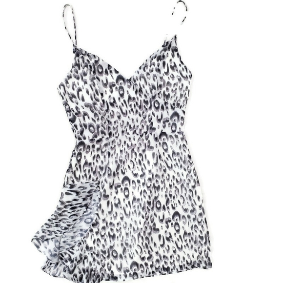 Superdown Kina Mini Dress in White Leopard Sz XS Ruffle Sexy Vacation - Picture 8 of 16